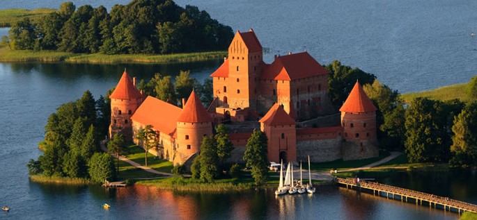 litauiska språket, Trakai slott