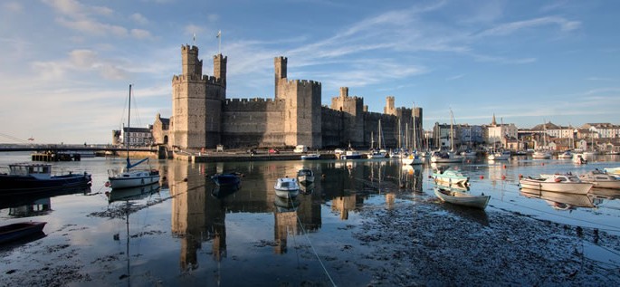 Welsh language, Caernarfon Castle